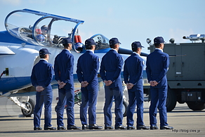 パイロット整列 - 秋晴れの入間航空祭 2015 （ブルーインパルス 離陸前編）