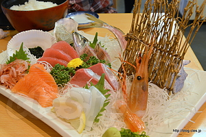 近海刺身盛 - 魚河岸丸天で「マグロのフルテールステーキ」
