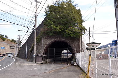 正面から - 江浦にある旧隧道（江ノ浦隧道）