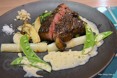 A5和牛肩ロースの炭火ステーキ - 谷中 炭聖の炭火焼きステーキ