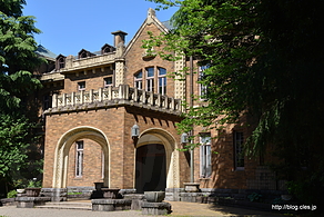 車寄せ - 駒場公園に建つ洋館（旧前田家本邸）