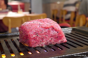 塊肉（サーロイン 200g） - エイジング・ビーフで「塊肉」を食べる！