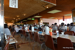 レトロな大食堂 - マルカンデパート名物！180円の箸で食べるソフトクリーム
