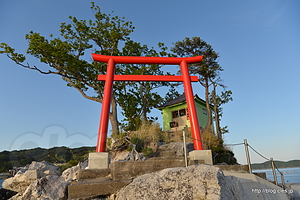 鳥居と弁天神社 - ひょっこりひょうたん島の「蓬莱島」に上陸