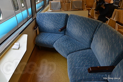 黒船電車 7号車の変わった席レイアウト - よこすかYYのりものフェスタ 2016 （黒船電車体験乗車編）