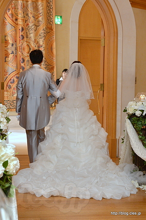 新郎新婦 - 後輩の結婚式に列席