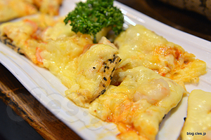 南部せんべいピザ - 肴町のらぷらざ亭で一杯