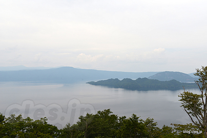発荷峠展望台からの眺望 - 発荷峠展望台から十和田湖を眺める