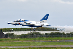 離陸する5番機（46-5730） - 松島基地 復興感謝イベント 2016（ブルーインパルス 展示飛行編）