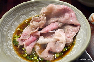 土佐黒毛和牛のしゃぶしゃぶ - YUITO の祢保希で土佐料理