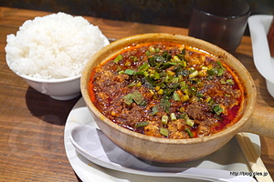 麻婆土鍋ご飯 - 五指山の痺れる麻婆豆腐