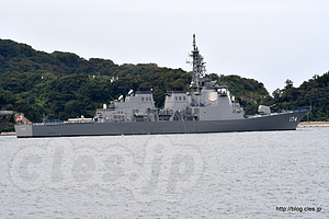 出港する DDG-174 きりしま - 出港するイージス艦「きりしま」