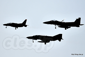 T-4（66-5604）、F-4（37-8318）、F-15（12-8078）の３機編隊 - オープニング（2016 岐阜基地航空祭）