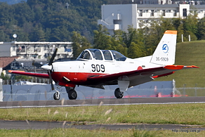 T-7（36-5909） - 飛行開発実験団の異機種小編隊（2016 岐阜基地航空祭）