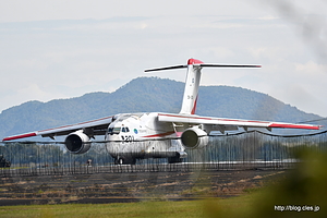 着陸した XC-2（08-1201） - まさかのサプライズ！？XC-2 の試験飛行（2016 岐阜基地航空祭）
