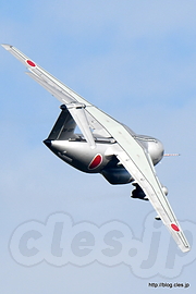 旋回する銀のC-1（28-1001） - 飛行開発実験団の異機種大編隊（2016 岐阜基地航空祭）