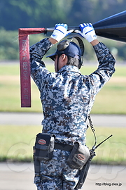 F-2 と整備員さん - 地上展示いろいろ（2016 岐阜基地航空祭）