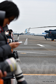 いつも通りの前列確保 - ファントムだらけの航過飛行（百里基地創設５０周年記念航空祭）