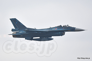 F-2（03-8504）帰投 - 帰投を見届けて帰路へ（百里基地創設５０周年記念航空祭）