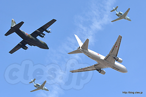 異機種編隊飛行 KC-767, U-125A, C-130H - オープニングフライト（小牧オープンベース 2017）