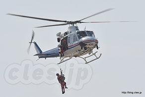 愛知県防災航空隊 わかしゃち（JA6792）による救助展示 - 充実の救難展示（小牧オープンベース 2017）