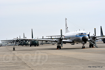 地上展示の YS-11P（52-1152）, C-130H -  小牧オープンベース 2017 にいってきた