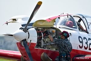 T-7 エンジン点検中 - T-7 だらけの静浜航空祭