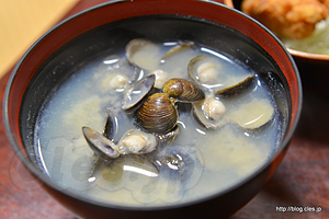 しじみ汁 - 大洗で戦車寿司を食べる