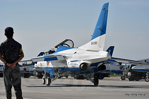 滑走路に向かうブルーインパルス7番機 T-4（06-5787） - オープニング飛行（松島基地航空祭 2017）