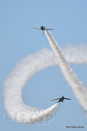 コークスクリュー - ブルーインパルス 午前の部（松島基地航空祭 2017）