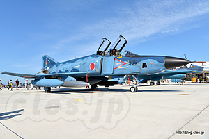 洋上迷彩の RF-4E（47-6905） - T-2 ブルーインパルス＆地上展示（松島基地航空祭 2017）