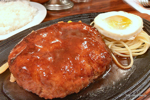 ジャンボハンバーグ - キッチン チェックのジャンボハンバーグ