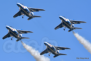 ダイヤモンドダーティーローパス - 蒼穹のブルーインパルス（入間航空祭 2017） 