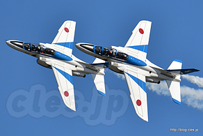 ダブルナイフエッジ - 蒼穹のブルーインパルス（入間航空祭 2017） 