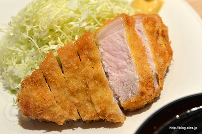 ロースカツ - 蔵前にある「すぎ田」の美しいとんかつ