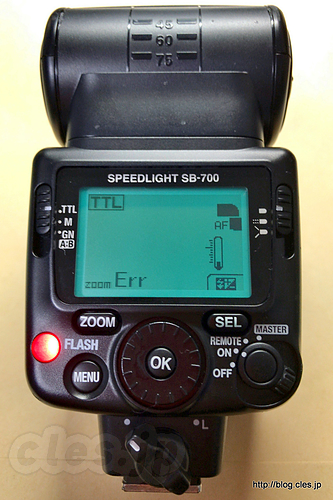 SB-700 zoom Err - SB-700 を修理に