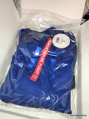 F-2 モデル - 「戦闘機になれるパーカー」が届いた