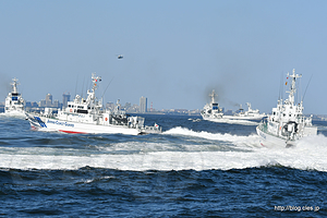  - 高速機動連携訓練（海上保安制度創設70周年記念観閲式及び総合訓練）