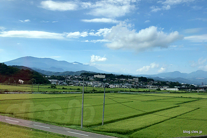 東北新幹線の車窓 - 今日からつかの間の休暇に