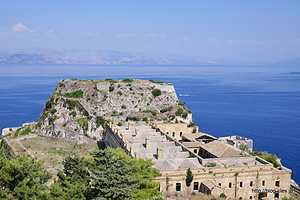 Old English Hospital（Παλιό Αγγλικό Νοσοκομείο） - コルフ島のパレオ・フルリオ（Παλαιό Φρούριο）