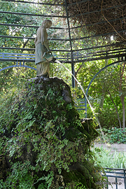 銅像 - アテネ国立庭園（Εθνικός Κήπος）