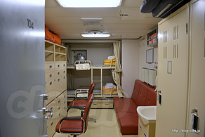観測隊寝室 - 南極観測用の砕氷艦「しらせ」を見学
