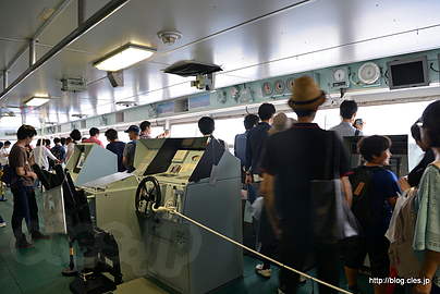 艦橋 - 南極観測用の砕氷艦「しらせ」を見学