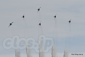 ボントンロール - 南会場からのブルーインパルス（岐阜基地航空祭 2018）