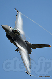 F-16（WW 92-0894）虹色ヴェイパー - 今日もプリモさんパないっす（令和元年航空祭 in KOMATSU）