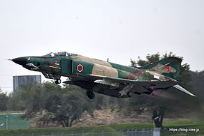 RF-4E（57-6907）スペマ 帰投 - 入間最後の RF-4 （入間基地航空祭 2019）