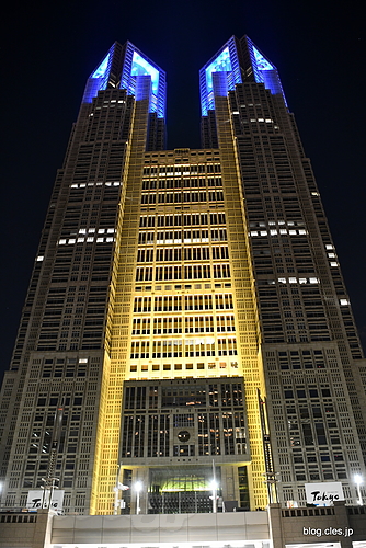 ウクライナ色の都庁舎 - #StandWithUkraine &#x1F1FA;&#x1F1E6; な東京都庁