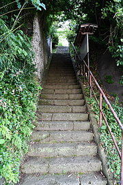 参道 - 鹿落観音堂