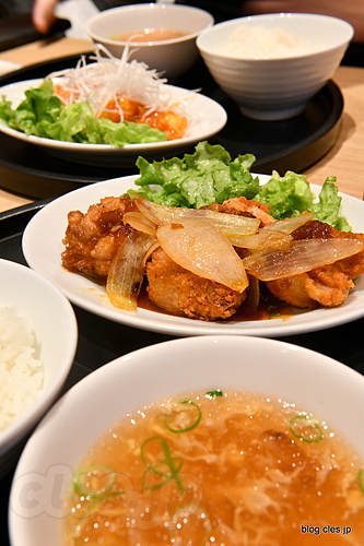 大きなエビチリと油淋鶏のセット - 九份小籠包 ララガーデン長町店