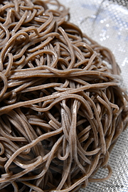ざるそば - 今年も最後の食事はいつものアレで